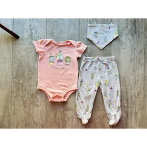 MINI HEROES Baby Girls Cactus Free Hugs 3 Piece Set Bodysuit Pants Bib Boho 9m